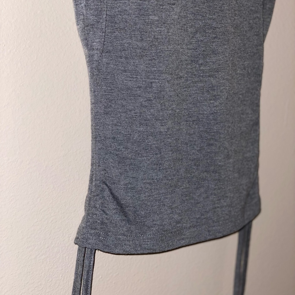 basic short sleeve 🤍 - Picture 2 of 3